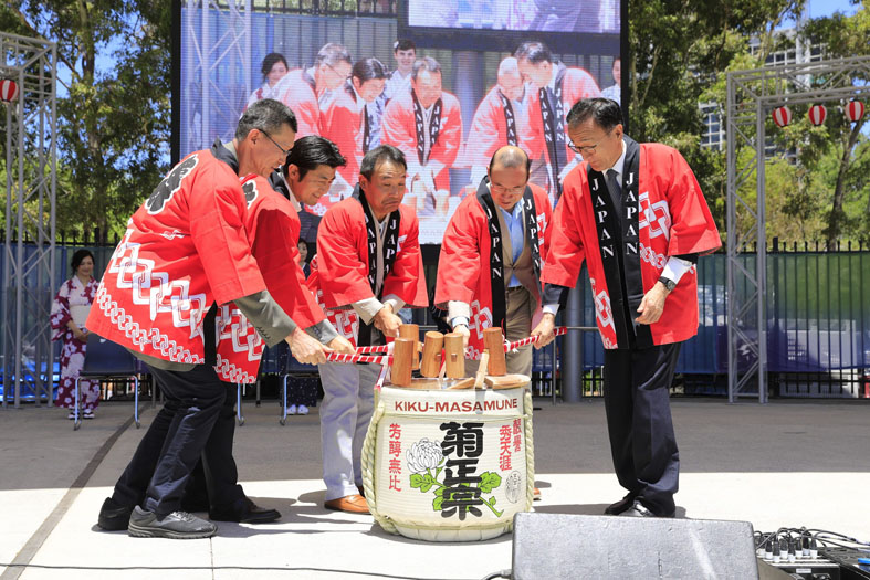 鏡割り - Japan Club of Sydney | シドニー日本クラブ